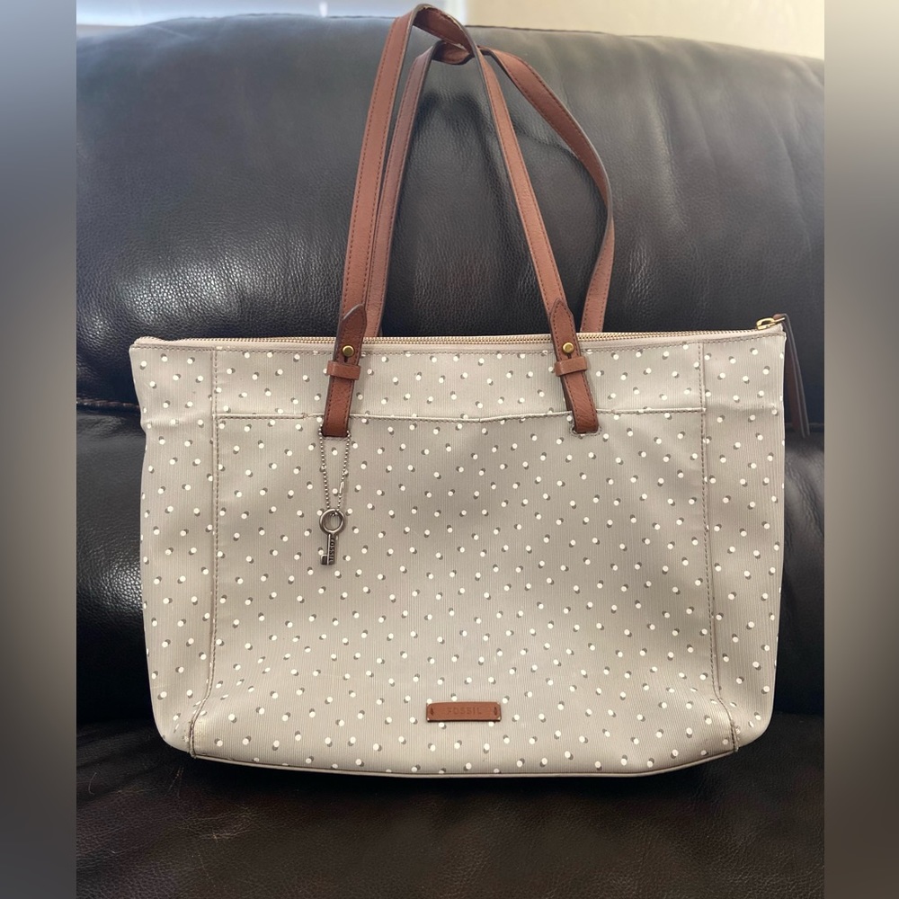 FOSSIL GRAY/WHITE TOTE- GREAT CONDITION!